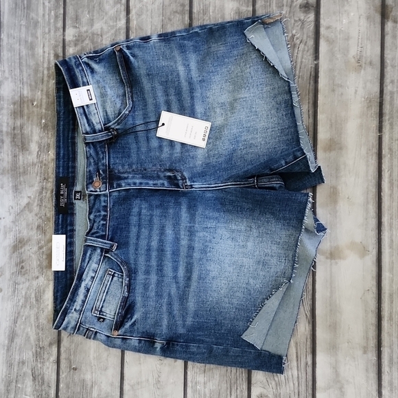NWT Judy Blue Half Cuffed Shorts - Style 150019 Sz 3XL 22W-24W - Picture 4 of 7